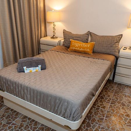 Compact Haven With Private Entrance And Free Parking And Laundry Ponce Exterior foto