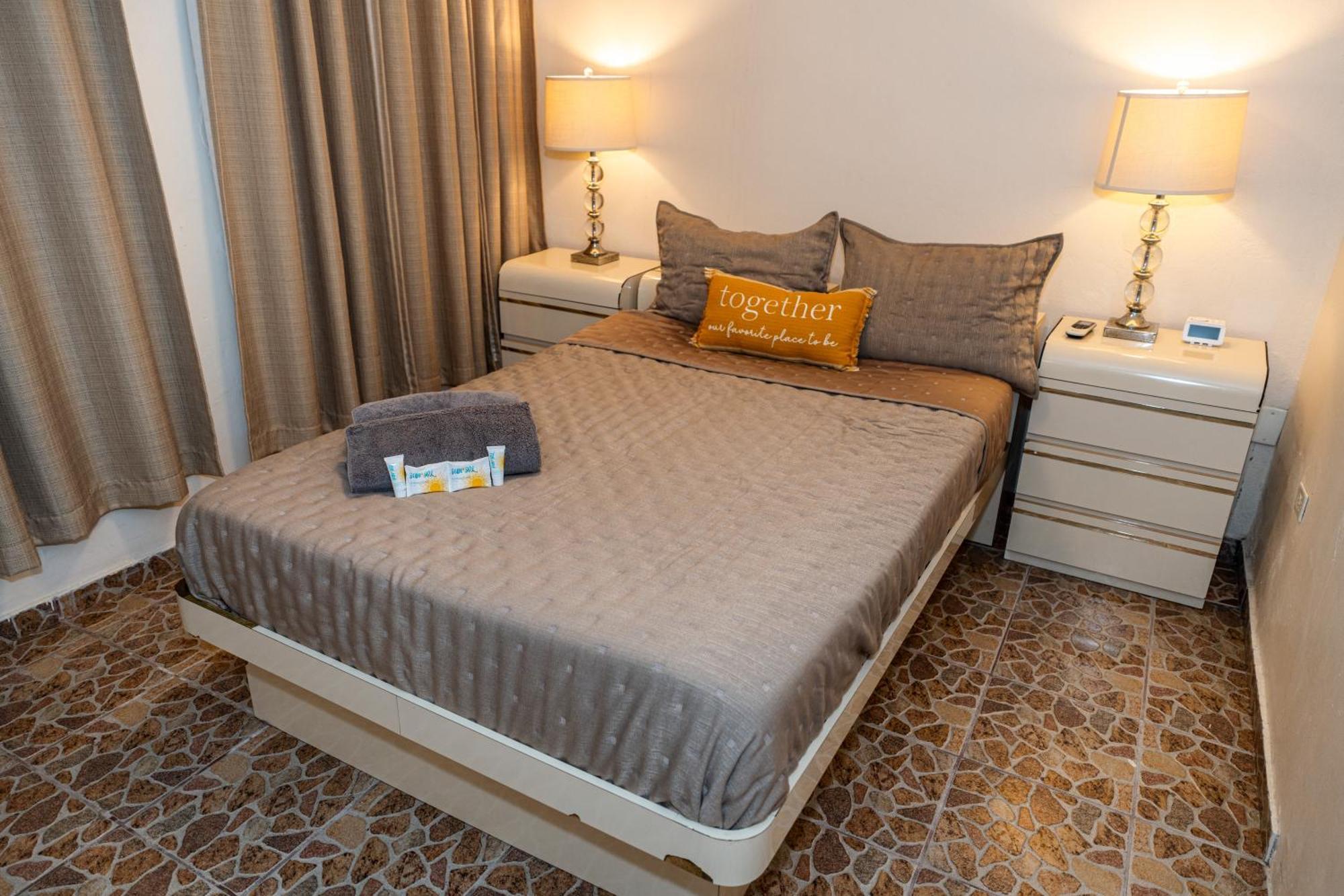 Compact Haven With Private Entrance And Free Parking And Laundry Ponce Exterior foto